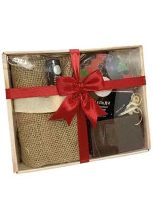 Подарочный набор "Лукошко " : Набор "Лукошко" № 9 Винное - Крымское мыло натуральное "ВИНО" 100г, Бельди с КРАСНЫМ ВИНОМ, 200г, Бальзам для губ МУСКАТ КРАСНЫЙ, 6г, Мочалка джутовая