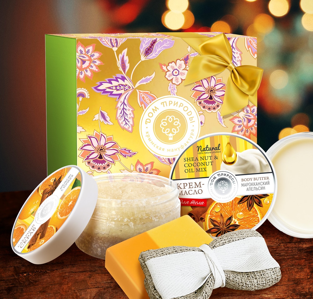 Подарочные наборы тм "Мануфактура ДОМ ПРИРОДЫ"(коробка) : Новогодний подарочный набор со снежинками АПЕЛЬСИНОВАЯ МИСТЕРИЯ: Крем-масло Марокканский апельсин, Сахарно-соляной скраб Апельсин с корицей, Джутовая мочалка, Мыло на оливковом масле Цитрусов